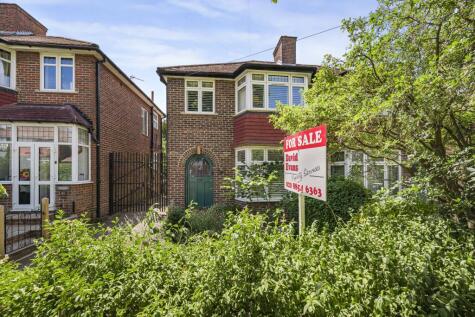 Bushmoor Crescent, London