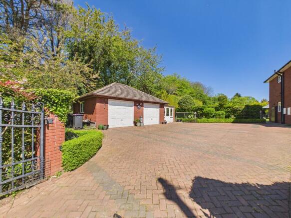 detached double garage