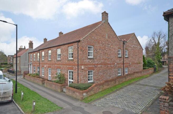 2 bed Flat to rent Image 9