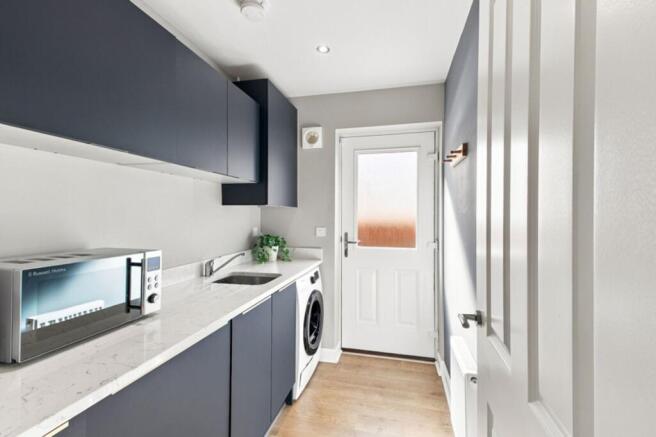 5 bed Detached for sale Image 10