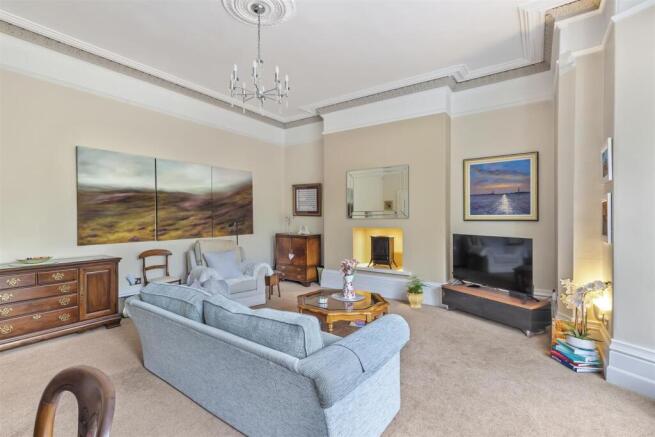 2 bed Apartment for sale Image 4