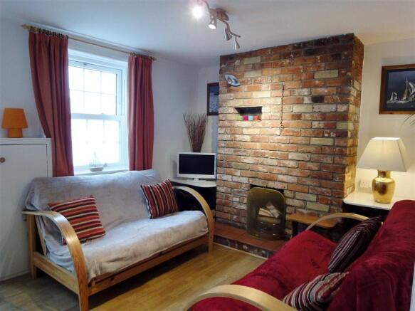 LOUNGE: