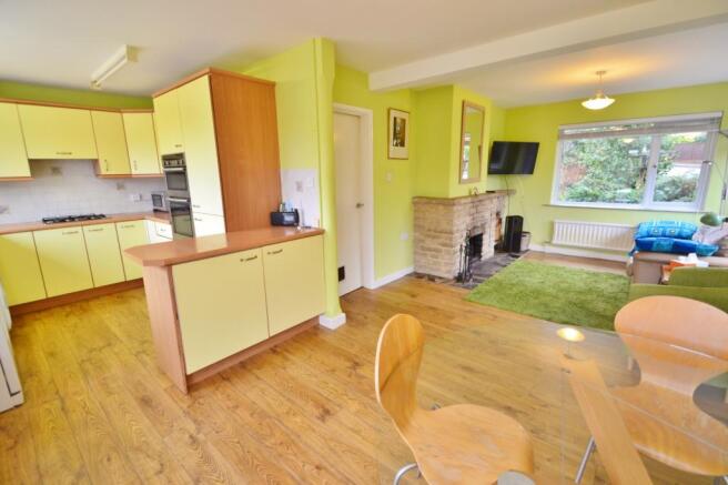 Kitchen/Breakfast Ro