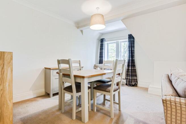 2 bed Flat for sale Image 8