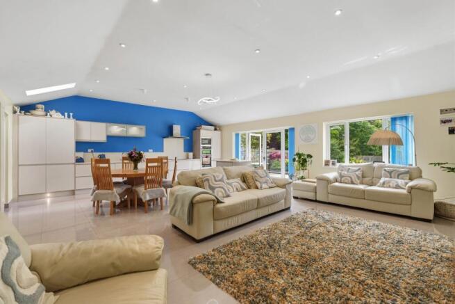 Large Lifestyle Living