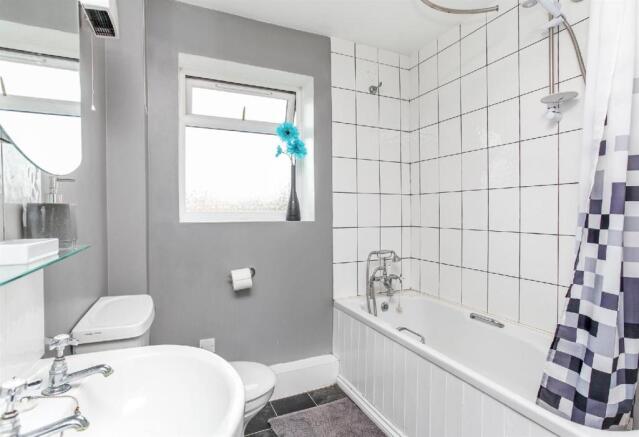 Bathroom.jpg