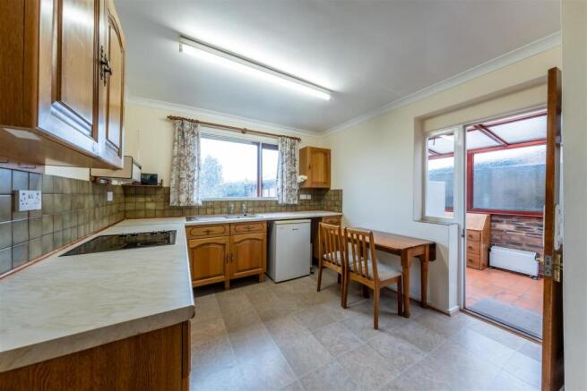 25 Frida Crescent-001.jpg