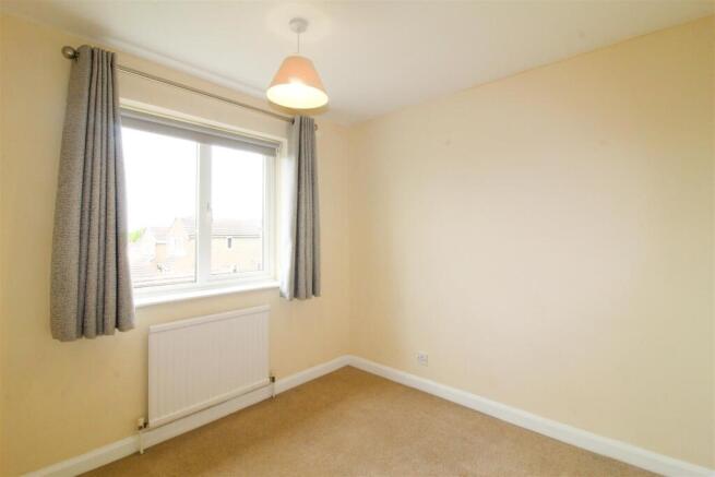 4 bed Detached to rent Image 8