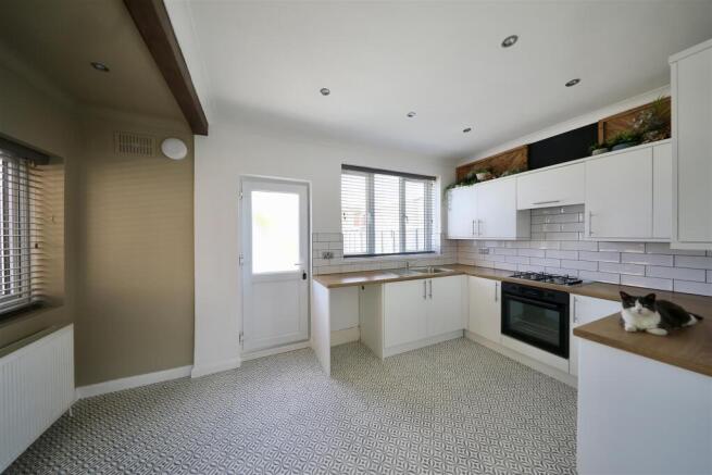 2 bed Semi-Detached for sale Image 5