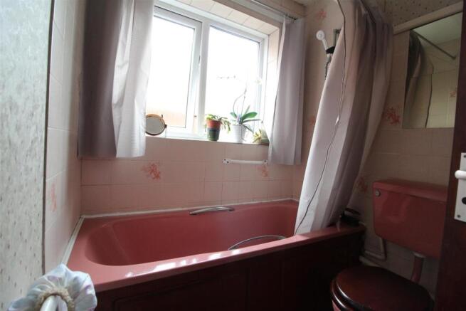 Bathroom.JPG