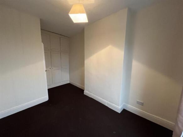2 bed Terraced to rent Image 9