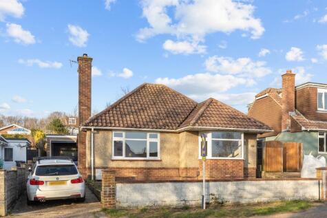 Detached Downside Bungalow, Overlooking Buckingham Park.