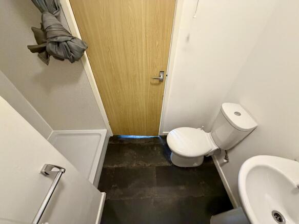 1 bed Flat for sale Image 4