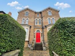 Basement Flat, 1, Princess Royal Terrace, Scarborough YO11 2RP