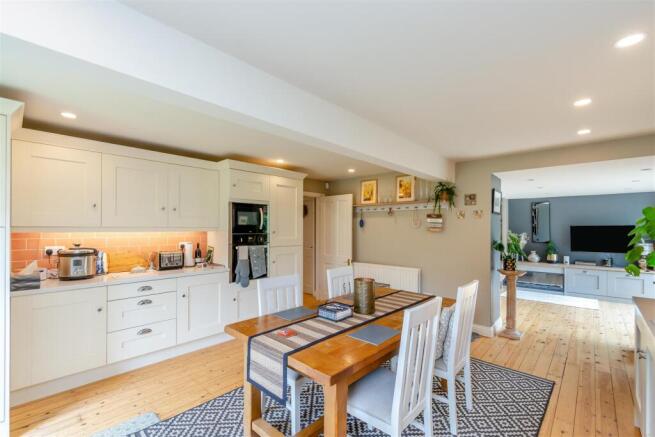 3 bed Barn Conversion for sale Image 11