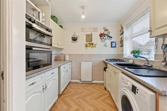 Kitchen_1.jpeg