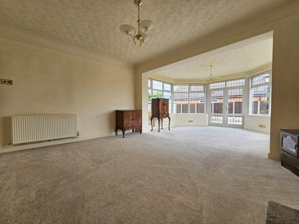 Lounge & Garden Room