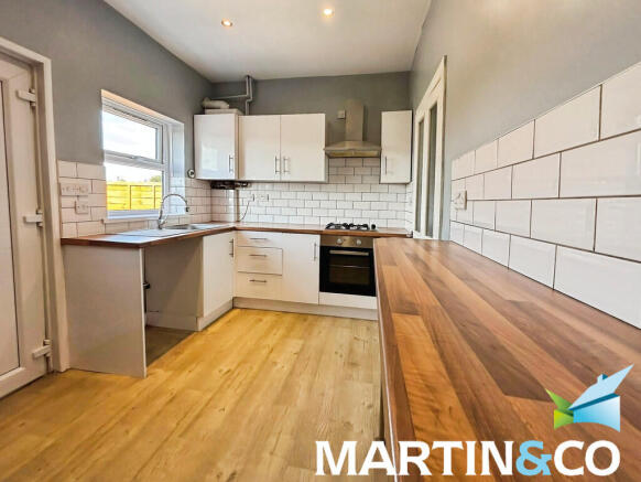 2 bed End of Terrace to rent Image 7