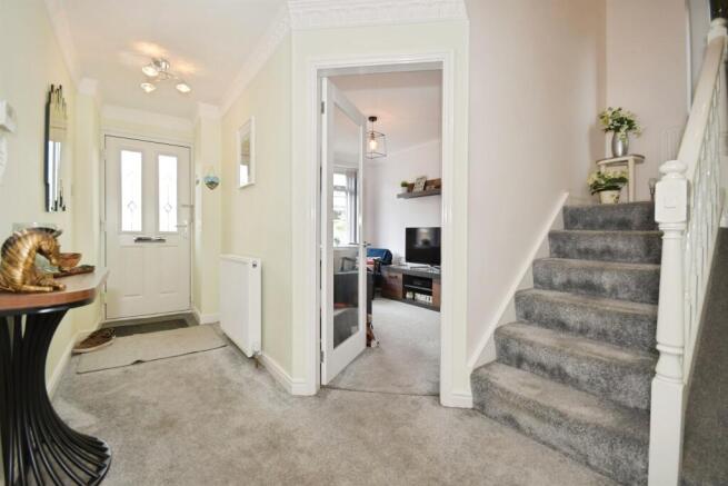 4 bed Detached for sale Image 6