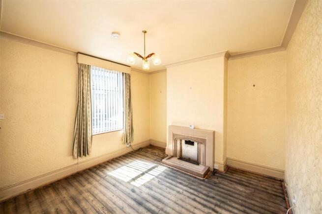 2 bed House for sale Image 5