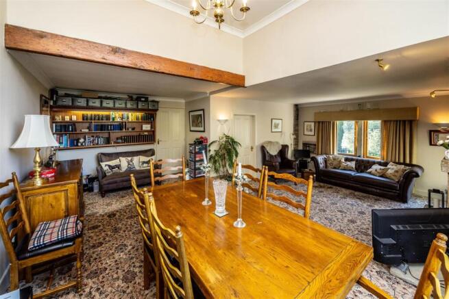 4 bed House for sale Image 6