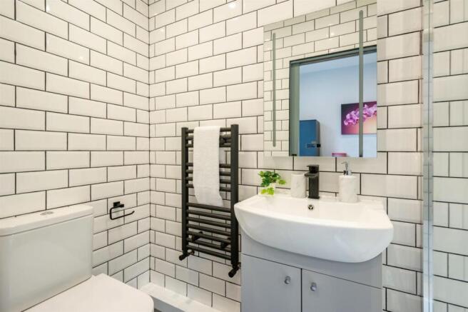 2 bed Flat to rent Image 5
