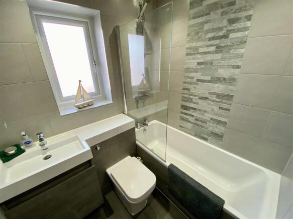 Bramleys Estate Agents - Maizebrook - Mirfield (3)