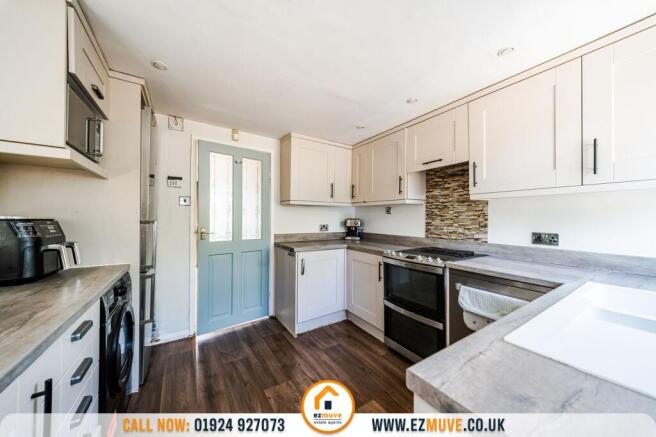3 bed Semi-Detached for sale Image 8