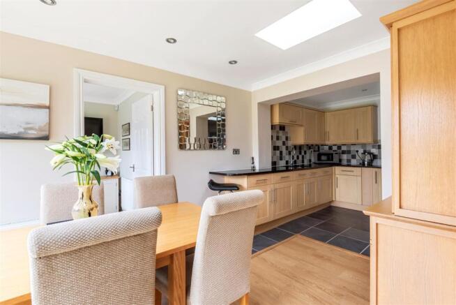 Kitchen 4.JPG