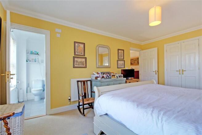 Bedroom 1/Ensuite