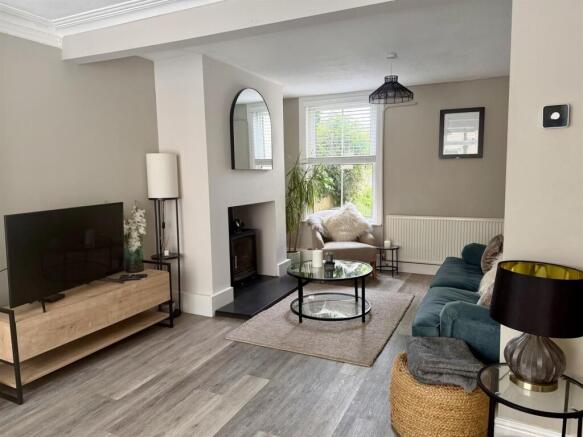 Lounge/Dining Room