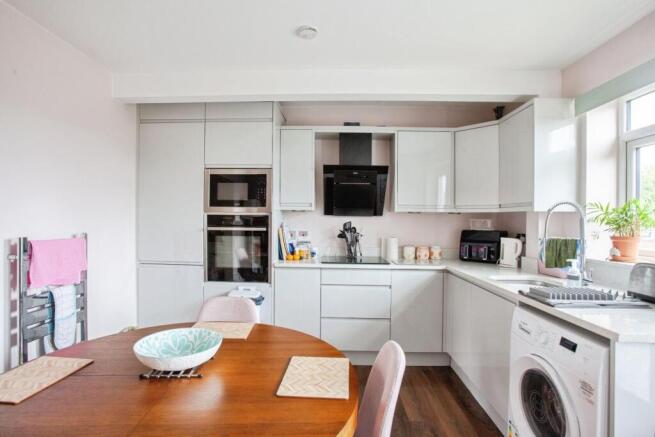 2 bed Semi-Detached for sale Image 8