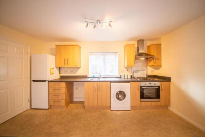 OPEN-PLAN KITCHEN/DINER/LIVING ROOM