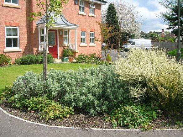 FRONT GARDEN