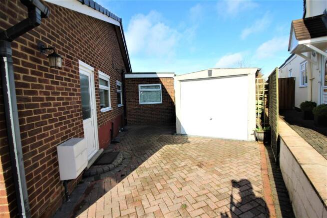 Garage & Driveway