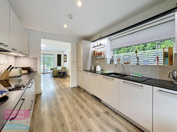Kitchen/Living Ar...