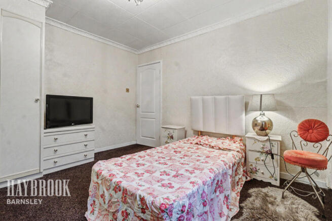 2 bed Semi-Detached Bungalow for sale Image 12