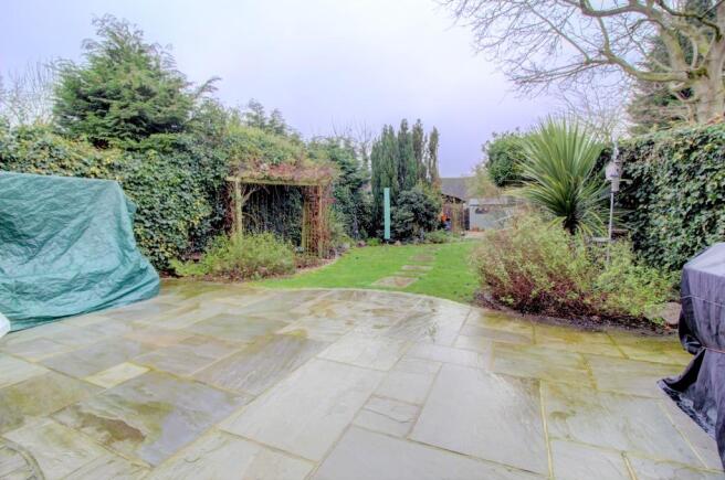 Brentwood Road, Ingrave, Brentwood, CM13 (8)