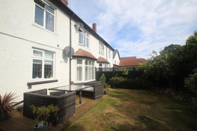 4 bed Semi-Detached to rent Image 12