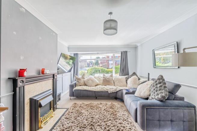 3 bed Semi-Detached for sale Image 4