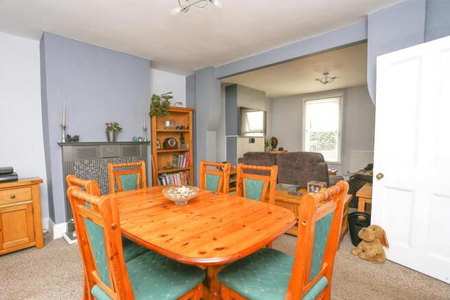 Lounge/Dining Room
