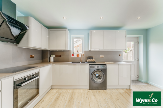 3 bed Semi-Detached for sale Image 6