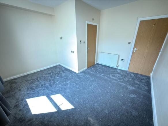Studio to rent Image 2