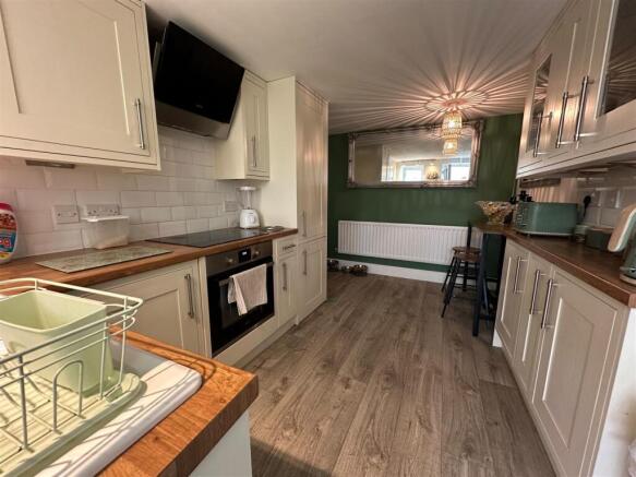 2 bed Cottage for sale Image 6