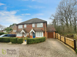 4, Heasewood, Haywards Heath RH16 4TJ