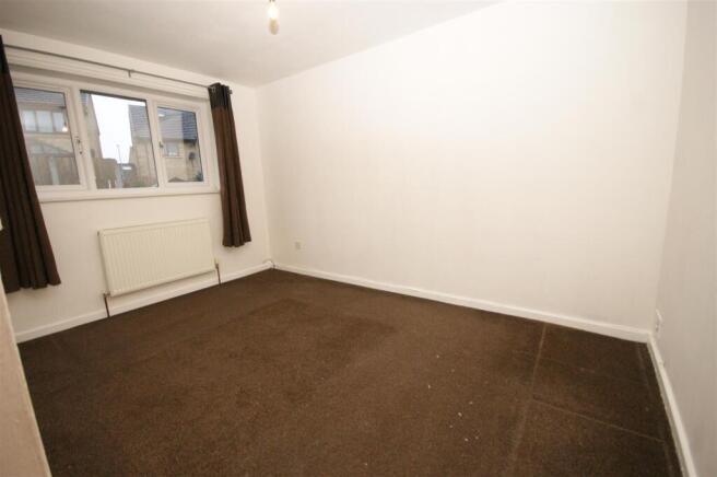3 bed Terraced to rent Image 5