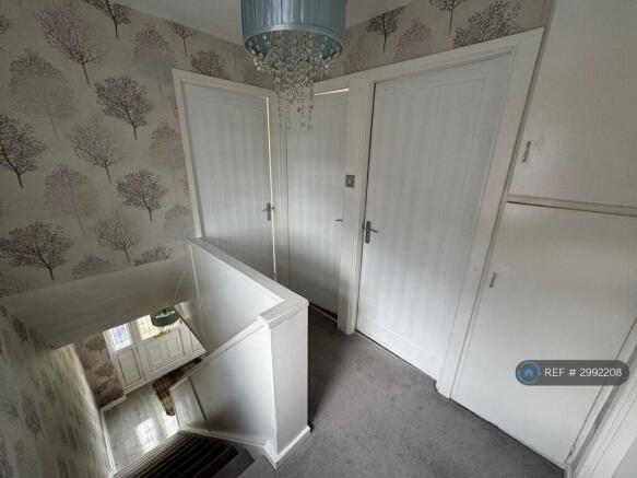 3 bed Semi-Detached to rent Image 8