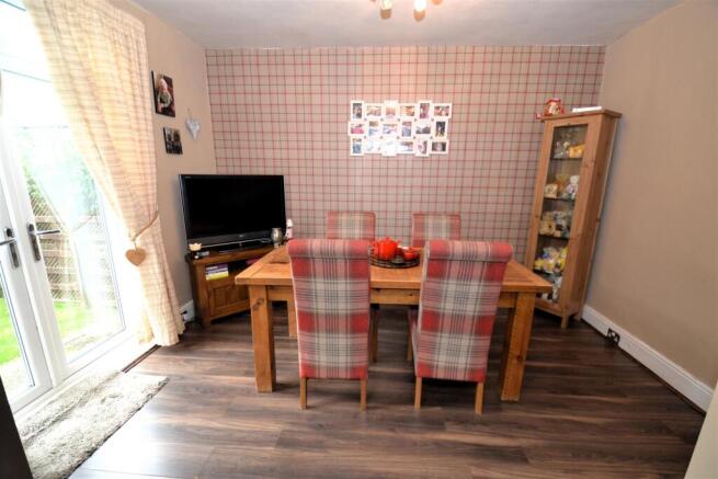 3 bed Semi-Detached for sale Image 6