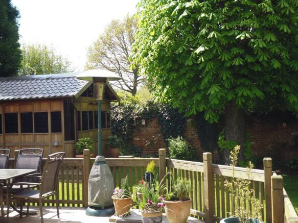 Decking to Hot Tub H