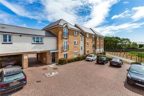 4, Warwick Crescent, Laindon, Basildon SS15 6LS